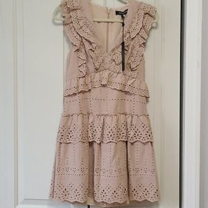 BcbgMaxazria Day V neck dress